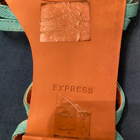 Sandals - Picture 4 of 4